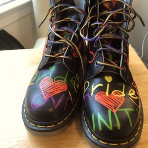 Dr Martens Pride 2 🌈sz Ms6/Ws8 Eur39- beautiful!